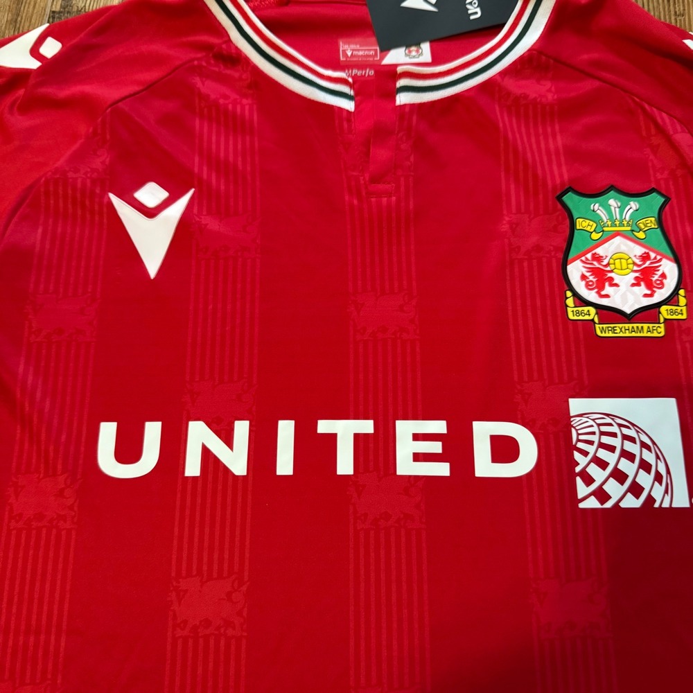 NWT Macron Wrexham AFC Jersey Men Large Red Home FUTBOL Soccer United New - Picture 2 of 13